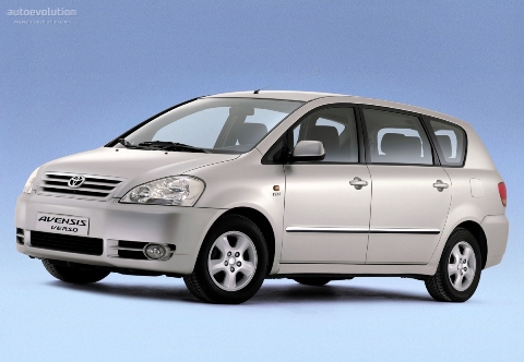 TOYOTAAvensisVerso-648_7